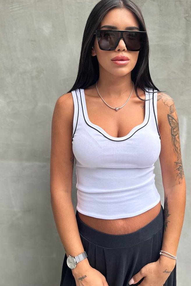 Beyaz Siyah  Kalp Yaka AtletBLUZ