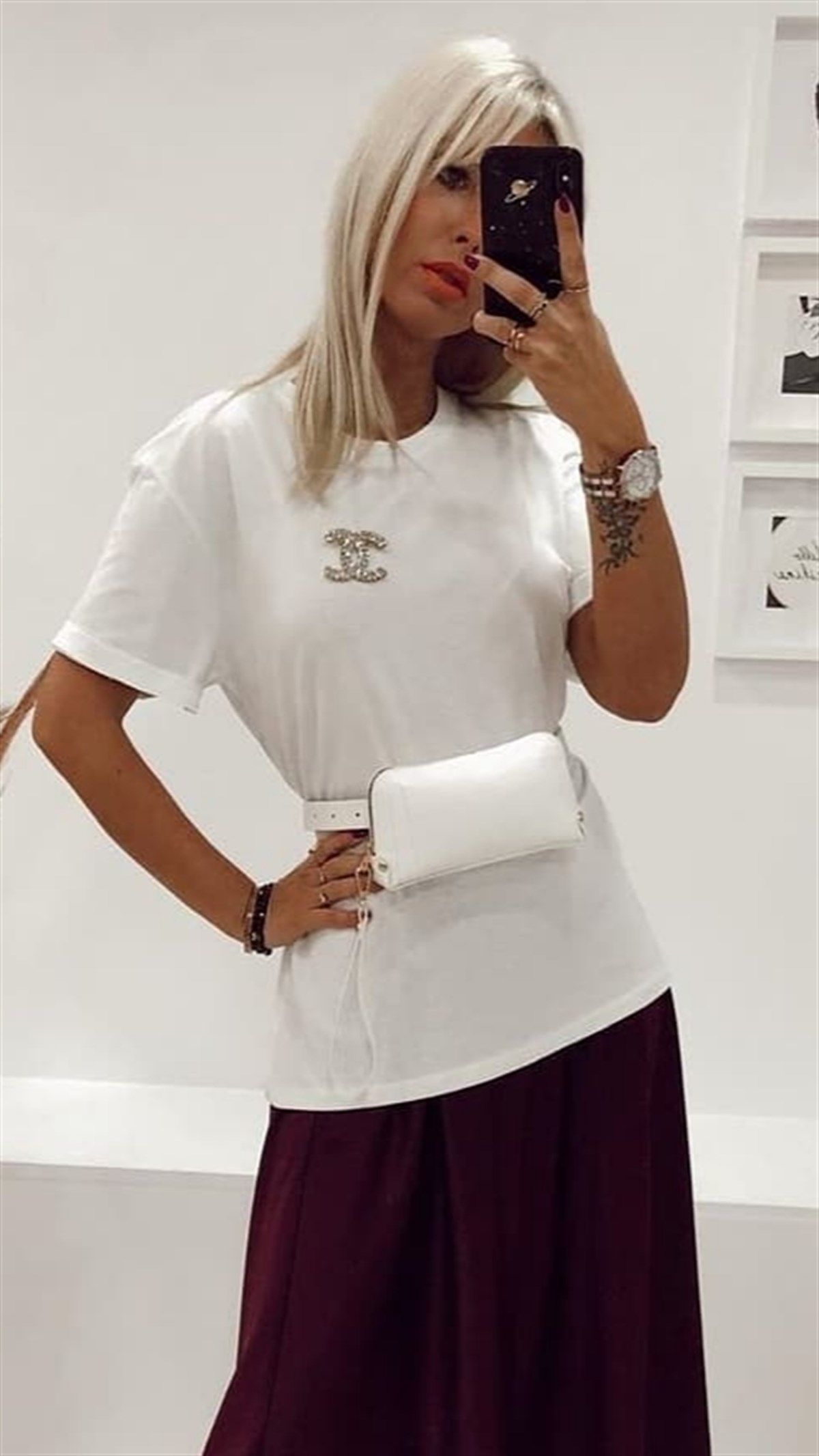 Broş Detay Basic Tshirt