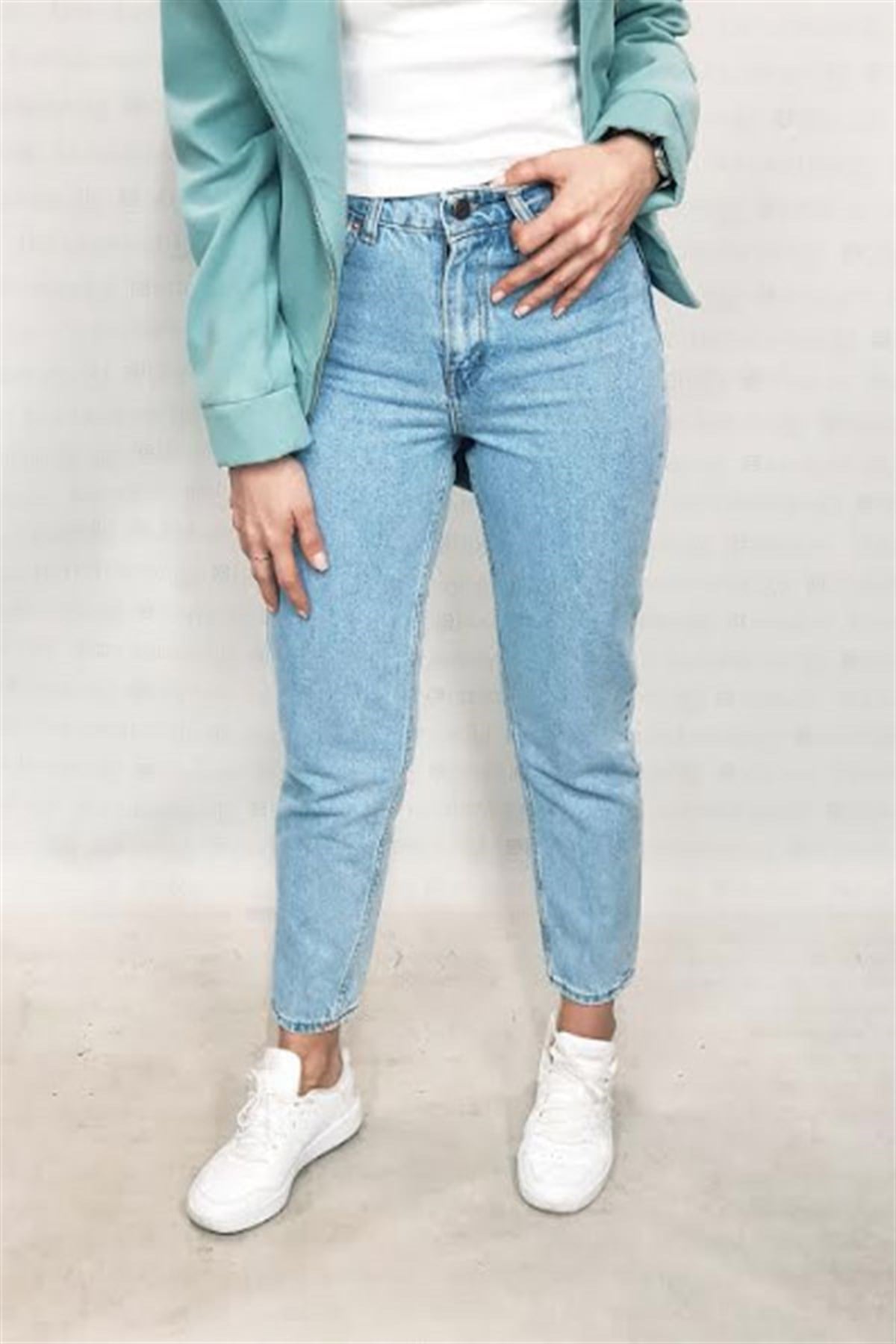 Buz Mavi Klasik Mom Jean