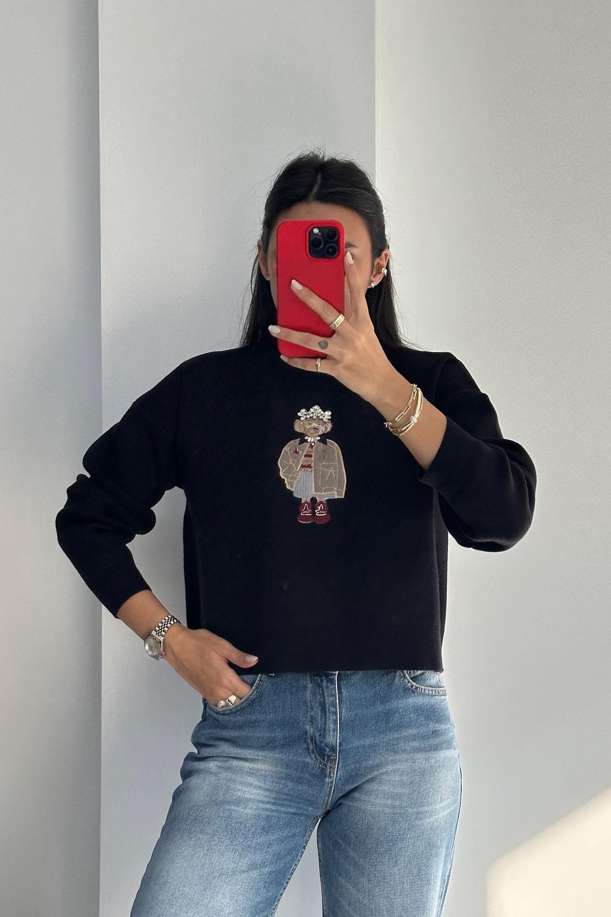 Köpekli Taşlı Siyah Kazak