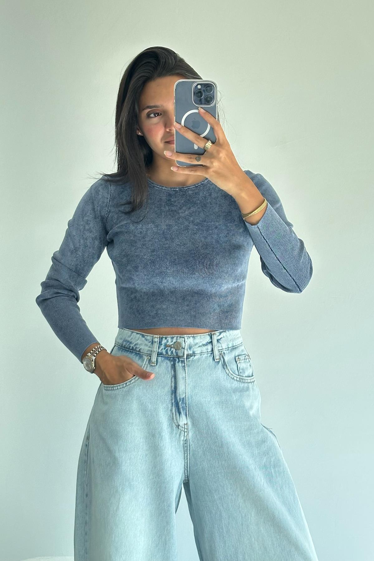 Soluk Efektli Bisiklet Yaka İndigo Crop Kazak