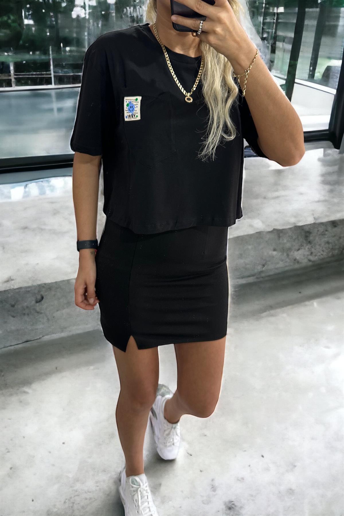 Cep Detaylı Siyah Crop TshirtTSHİRT
