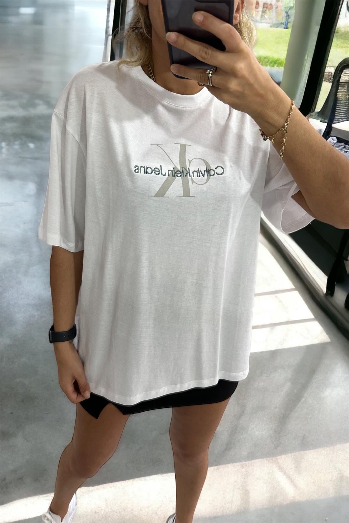 CK Beyaz TshirtTSHİRT