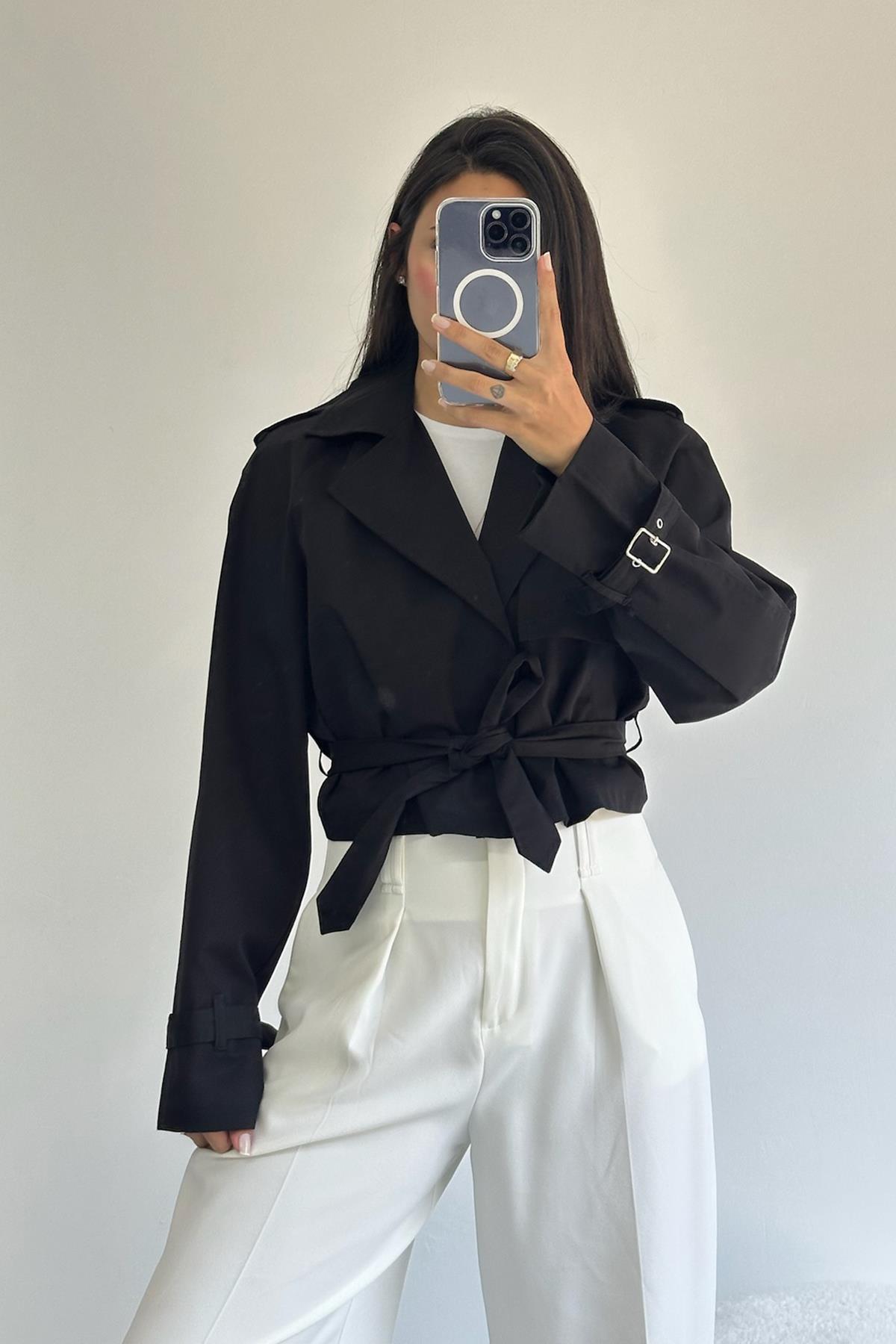 Tokalı Siyah Crop Trençkot