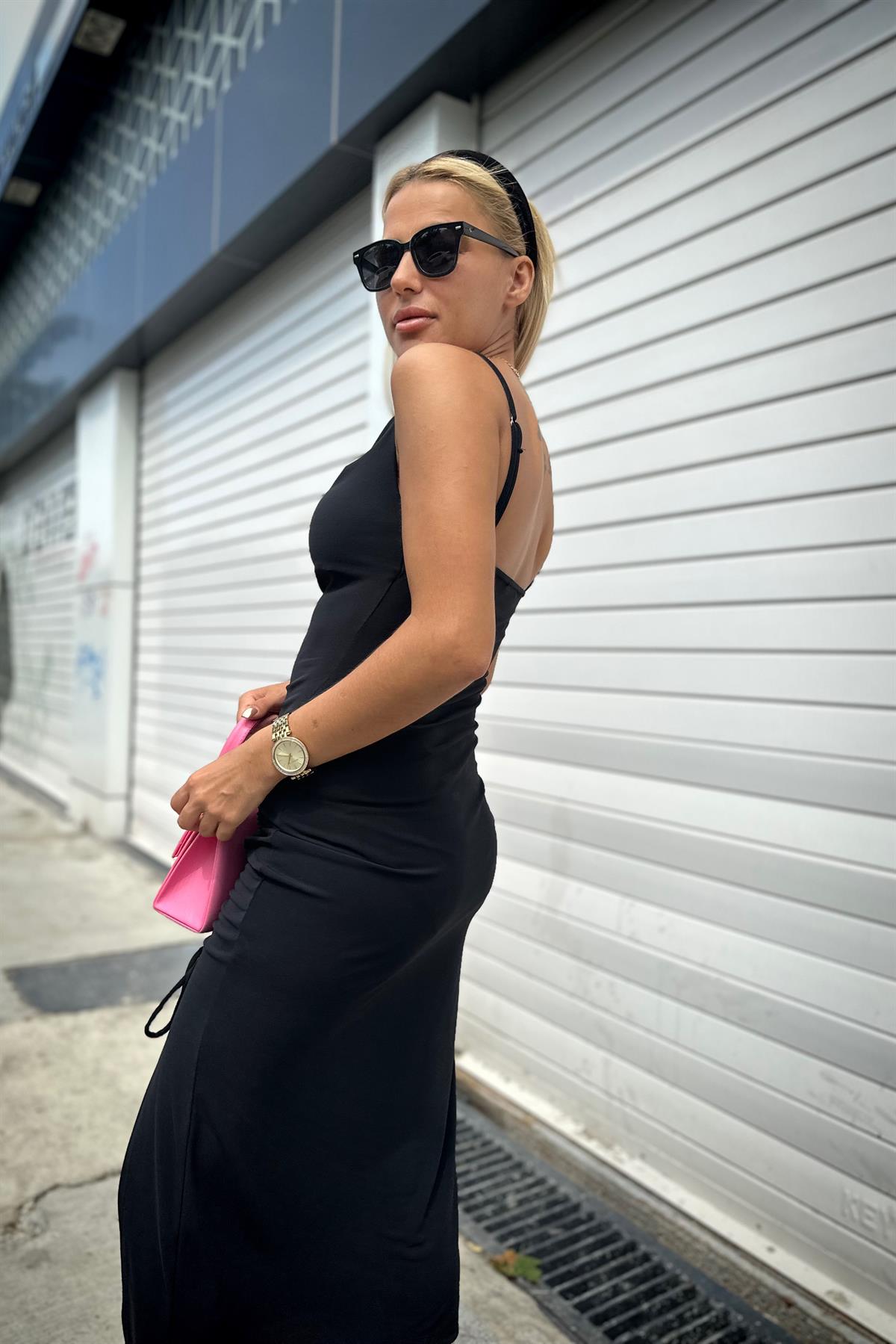 Degaje Yaka Siyah ElbiseELBİSE