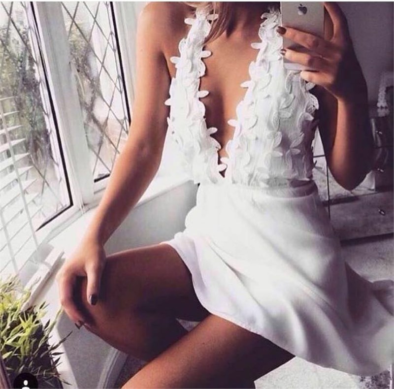 Derin V Yaka Mini Elbise