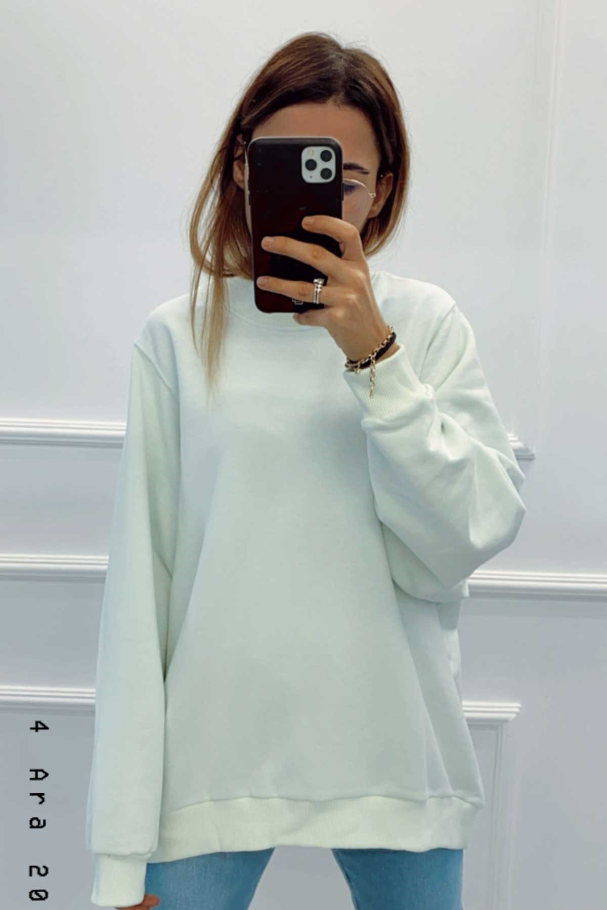 Dik Yaka Oversize Sweatshirt