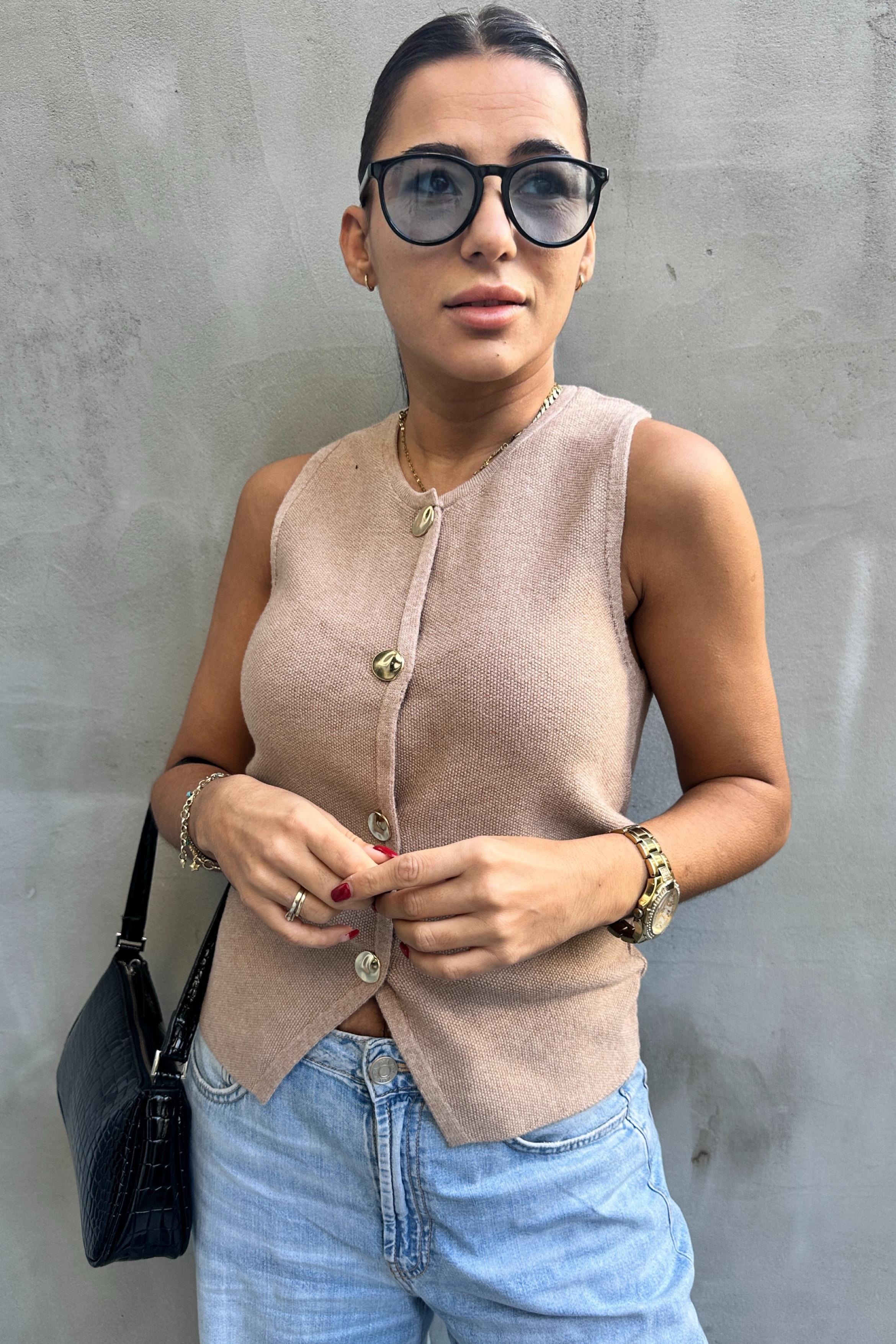 Dört Düğmeli Camel Triko YelekYELEK