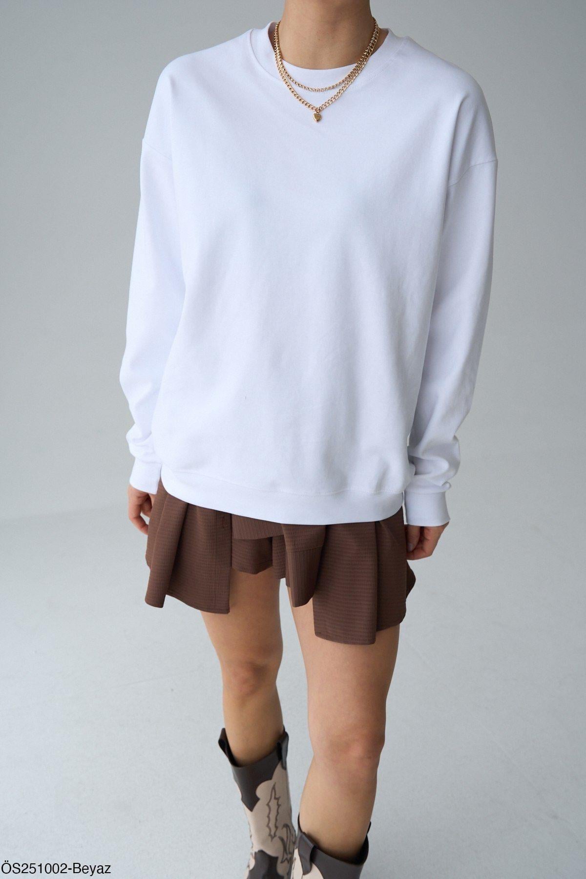 Düz Kalın Yaka Beyaz SweatshirtSWEATSHİRT