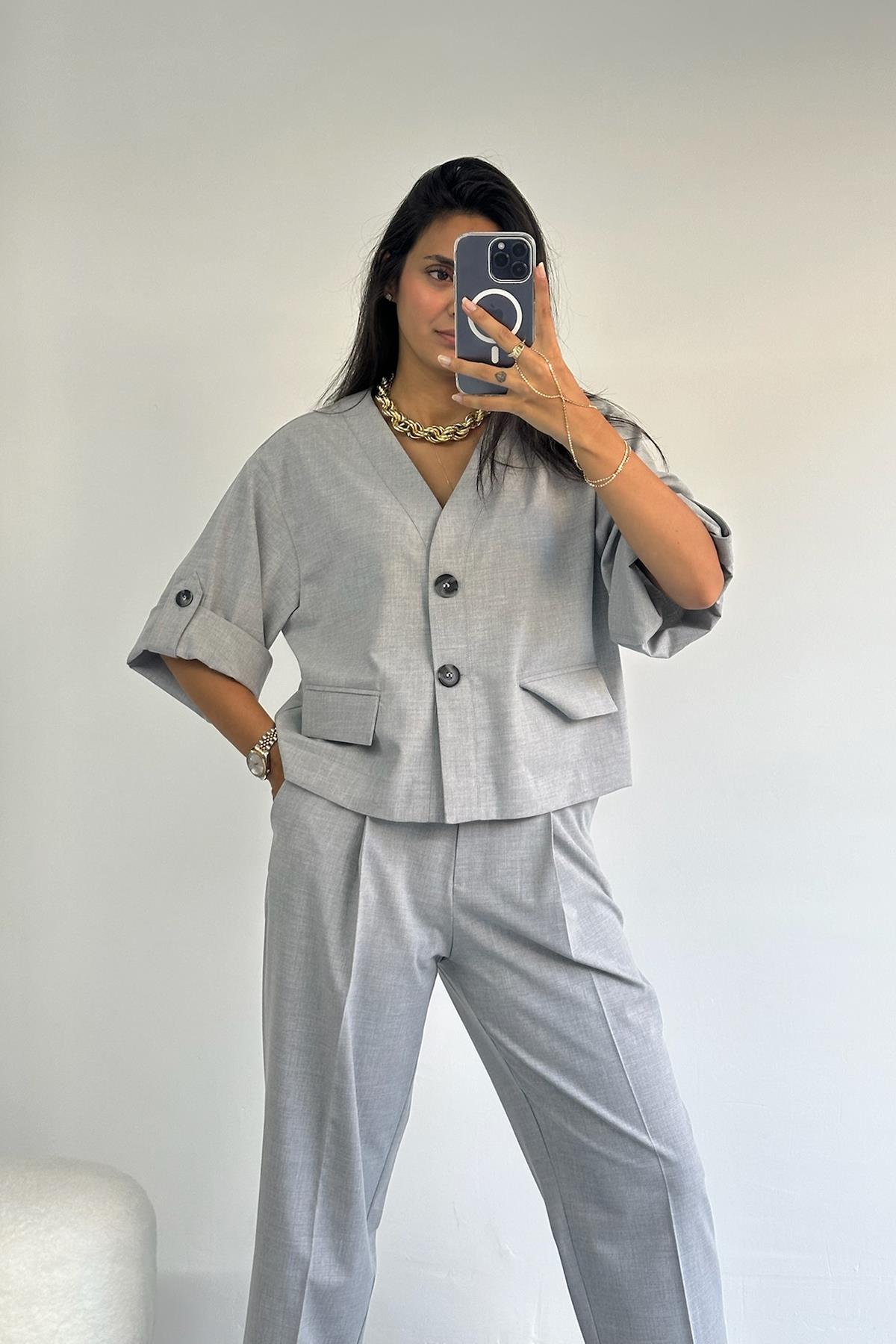 Kıvrılmış Kollu Gri Ceket Pantolon Takım