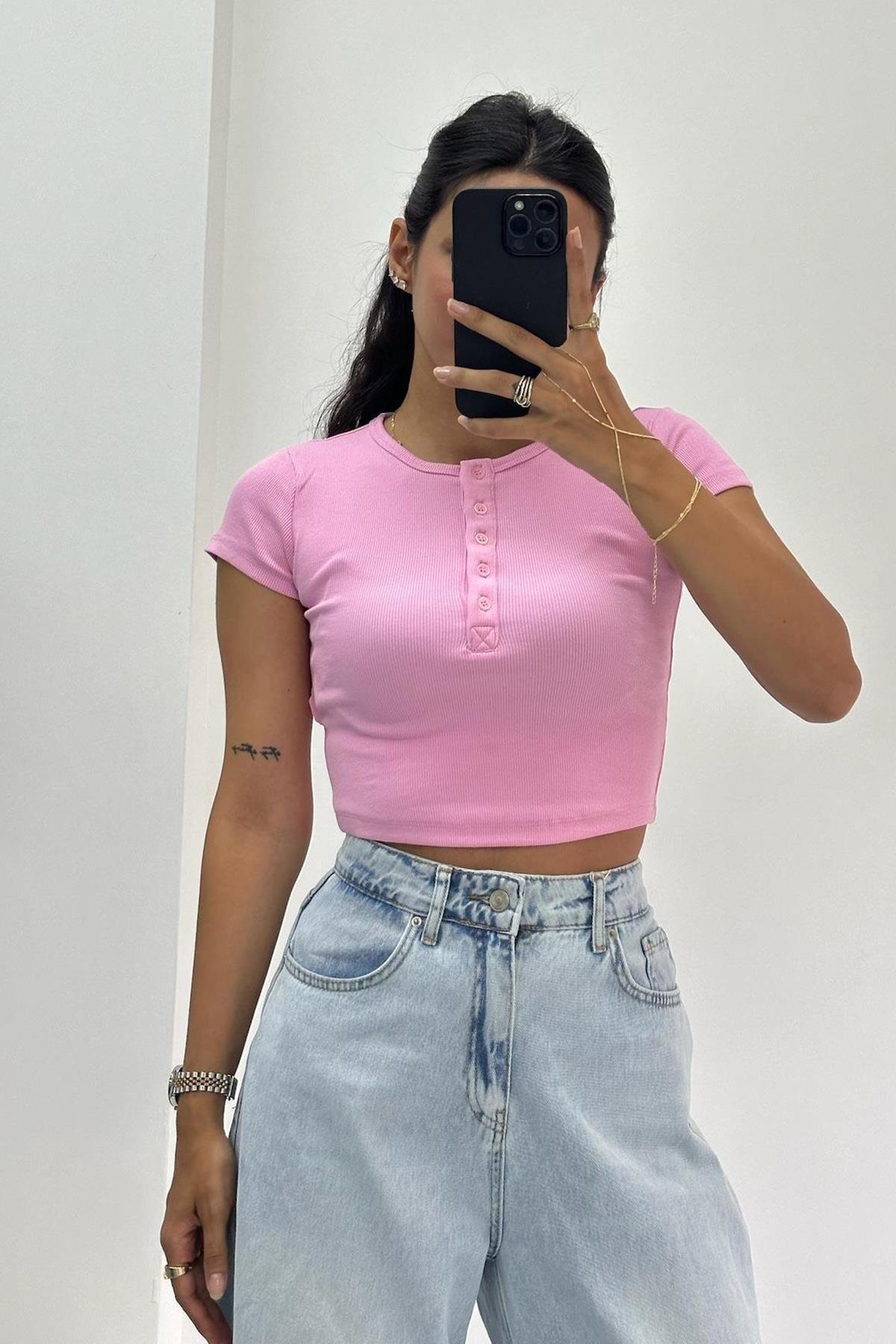 Düğme Detaylı Pembe Crop