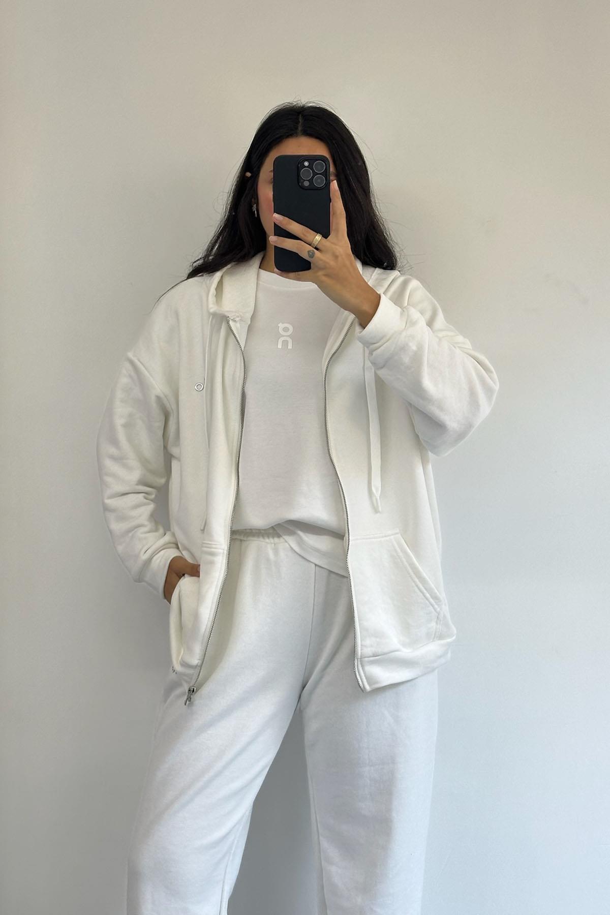 Kapüşonlu Fermuarlı Beyaz Enjeksiyon Baskılı Takım