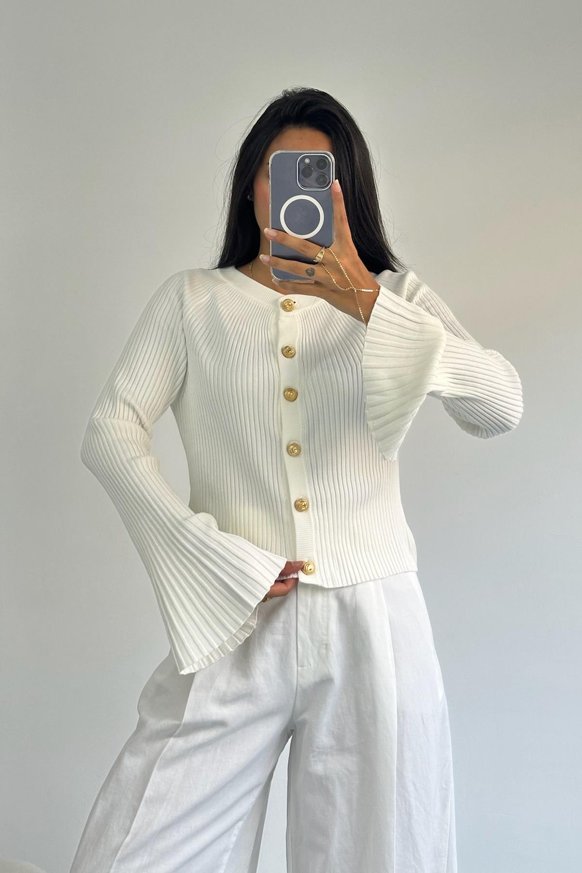 Bisiklet Yaka Düğmeli İspanyol Kol Ekru Triko Hırka