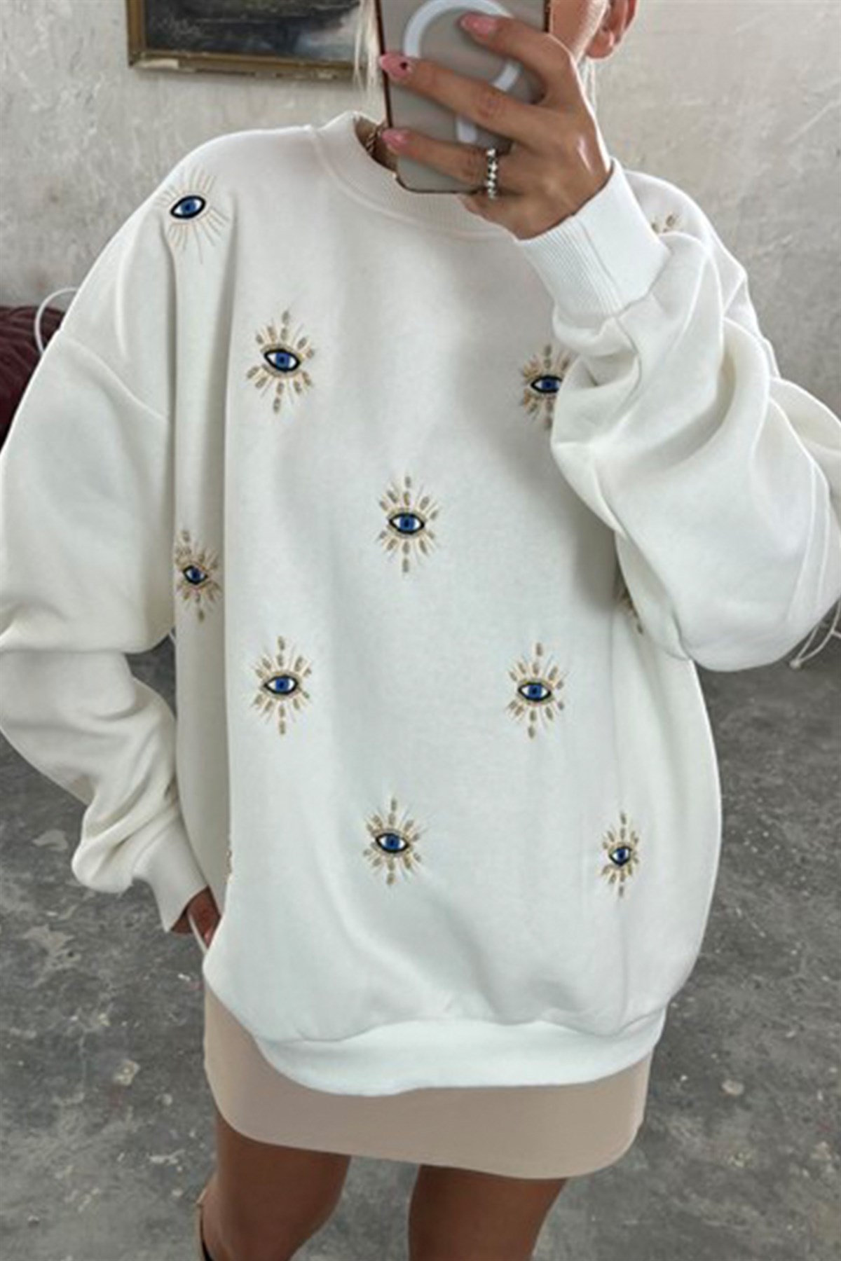 Ekru Gözlü SweatshirtSWEATSHİRT