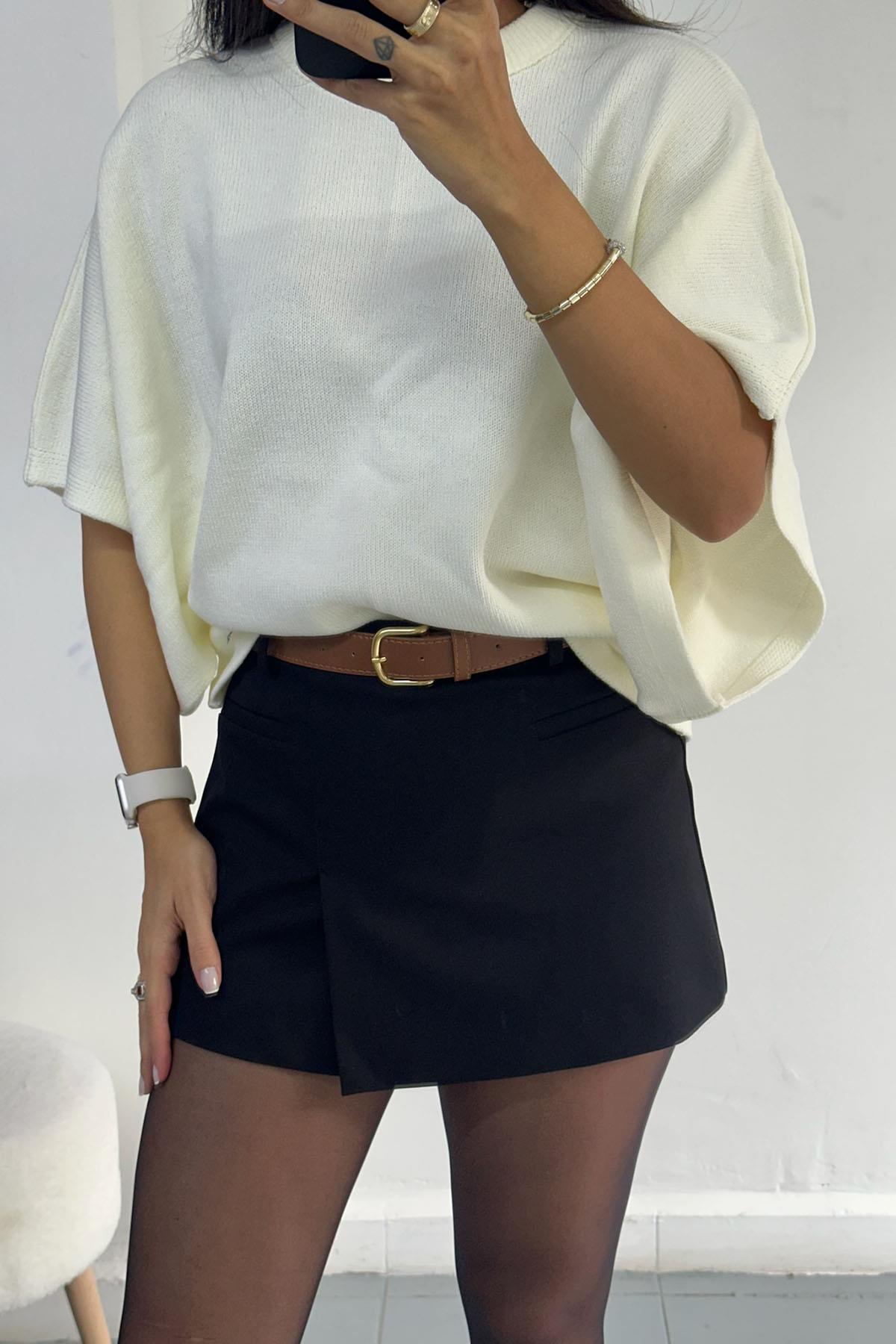 Kemerli Siyah Kruvaze Şort Etek