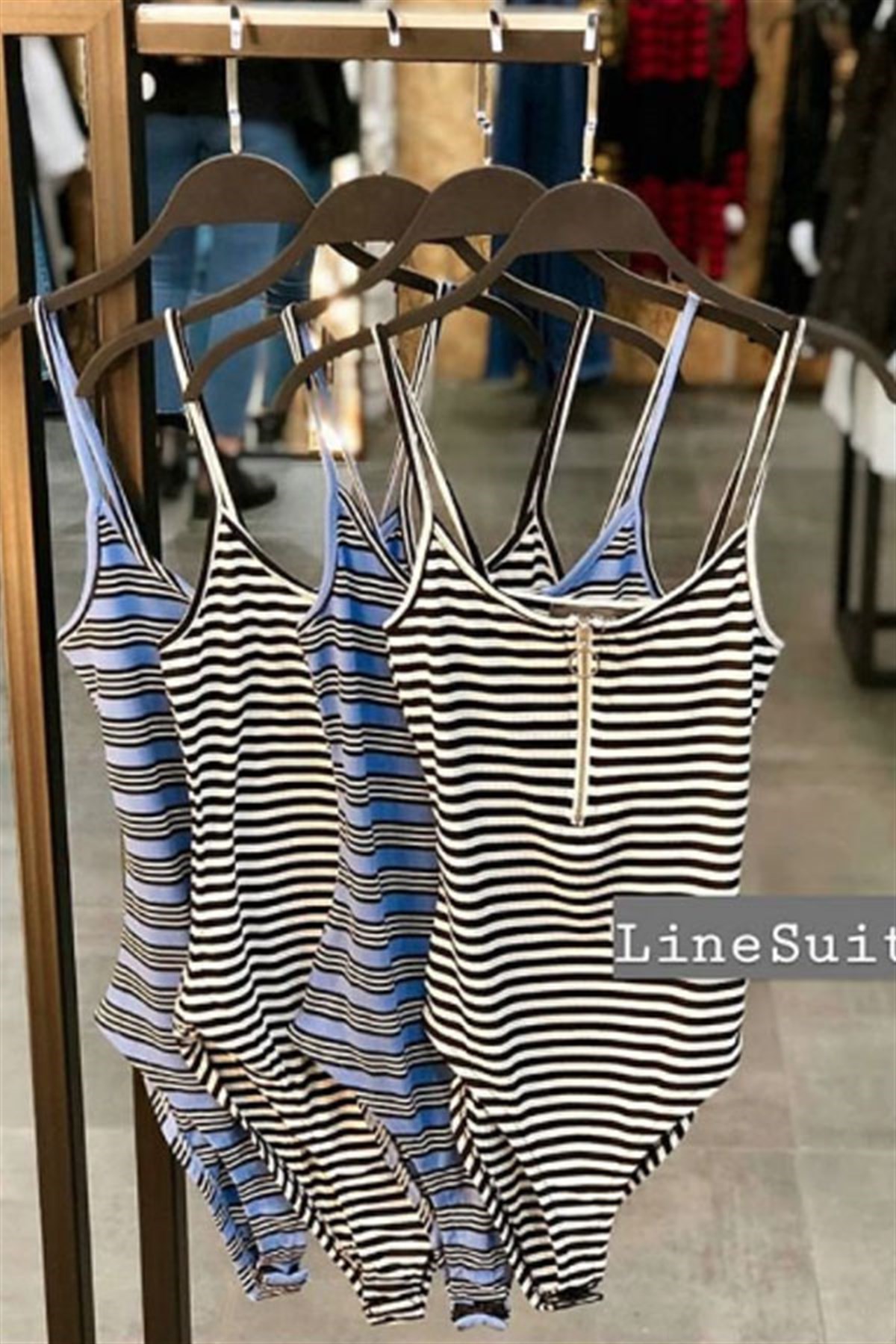 Fermuarlı Askılı Çizgili Bodysuit