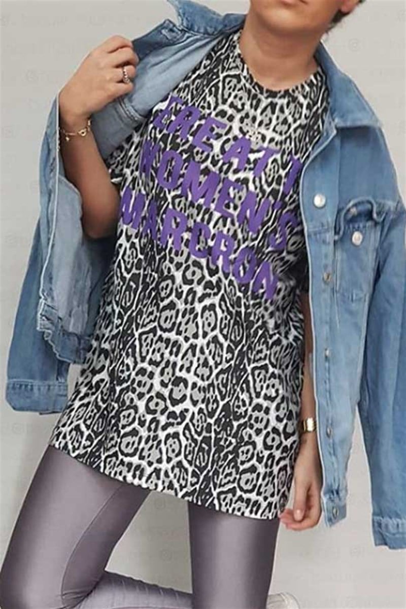 Gri Leopar Desenli Yazılı Tshirt