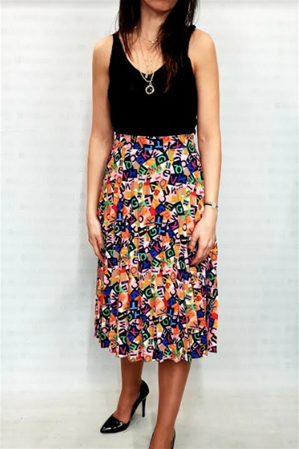 Harf Baskılı Pileli Etek