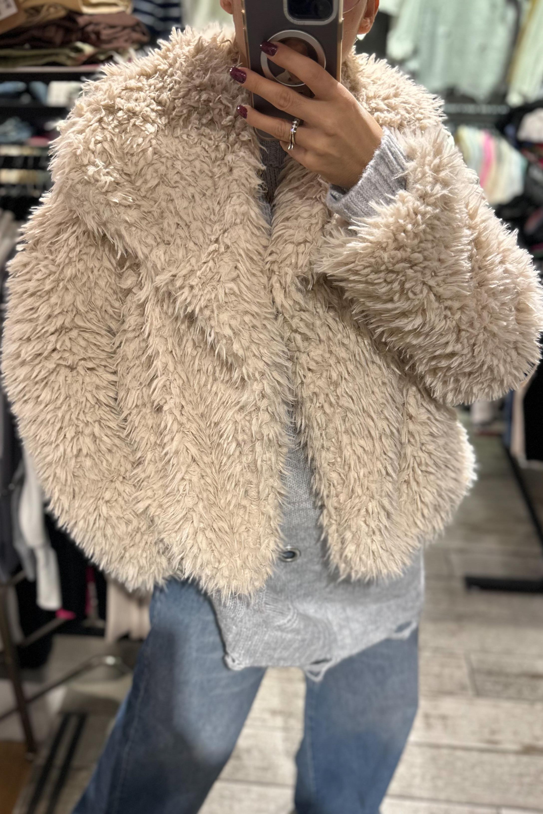 İç Astarlı Peluş Bej KürkMONT/CEKET