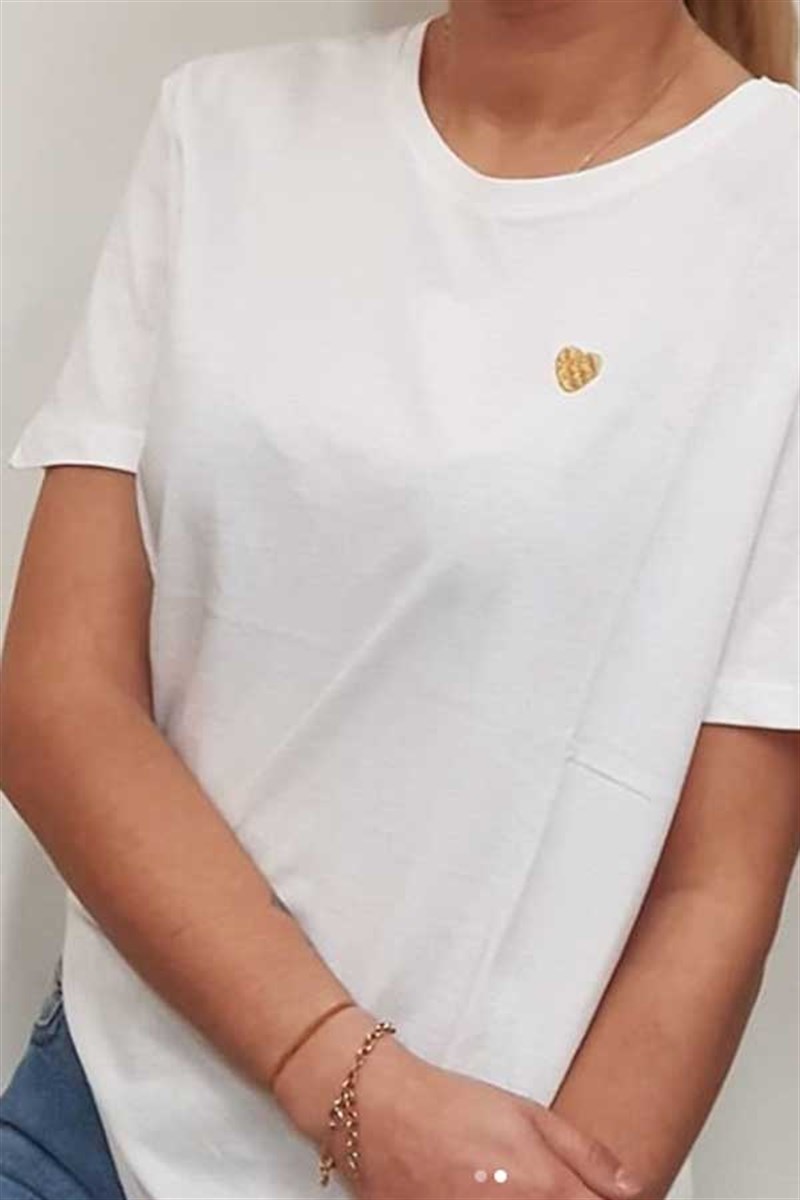 Kalp Nakışlı Tshirt