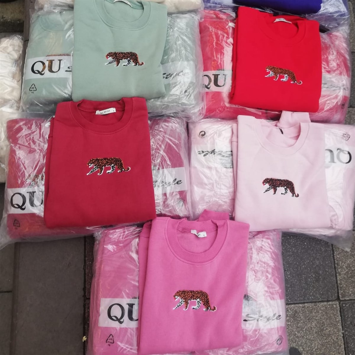 Kaplan Nakışlı Sweatshirt