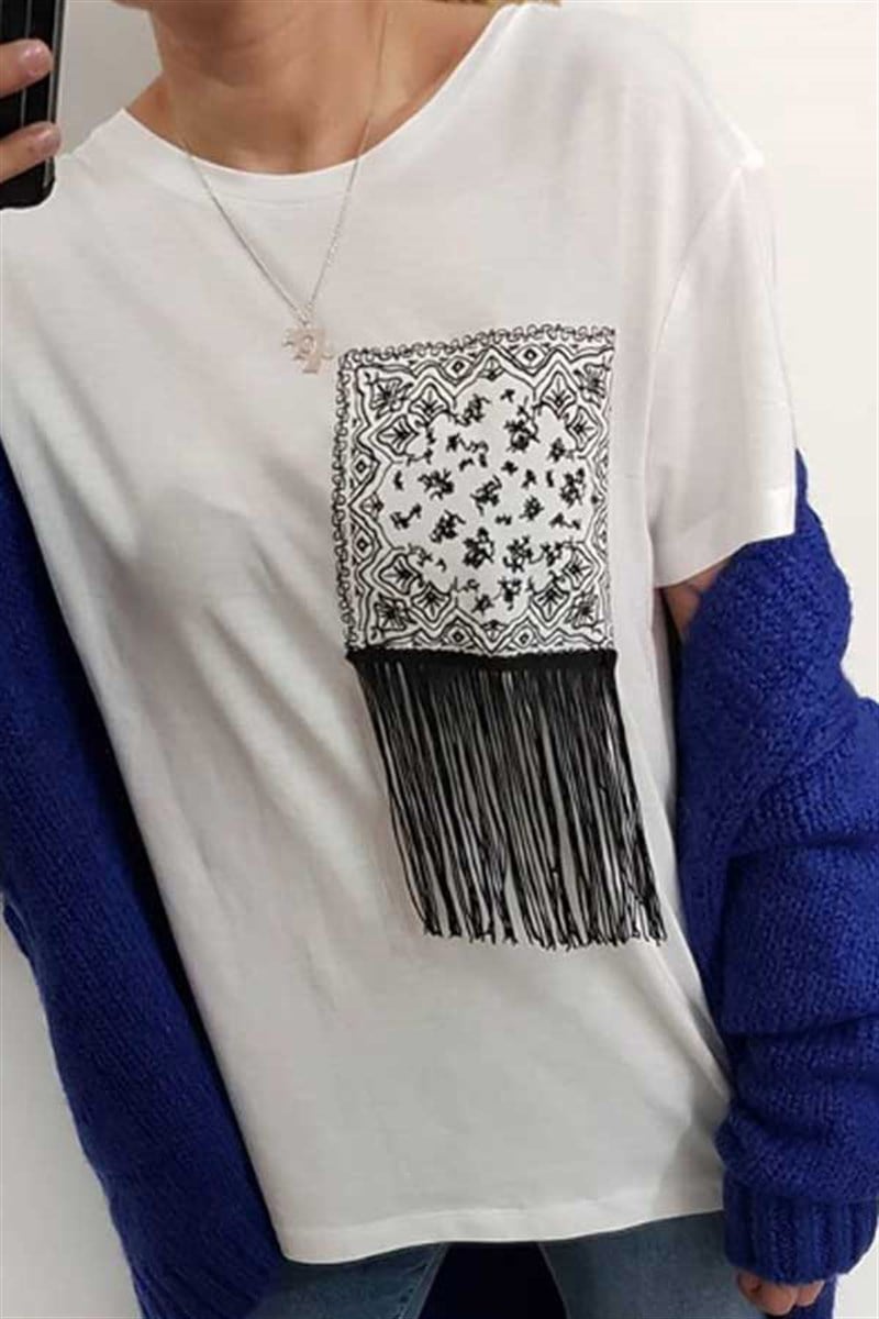 Kare Nakışlı Püsküllü Tshirt