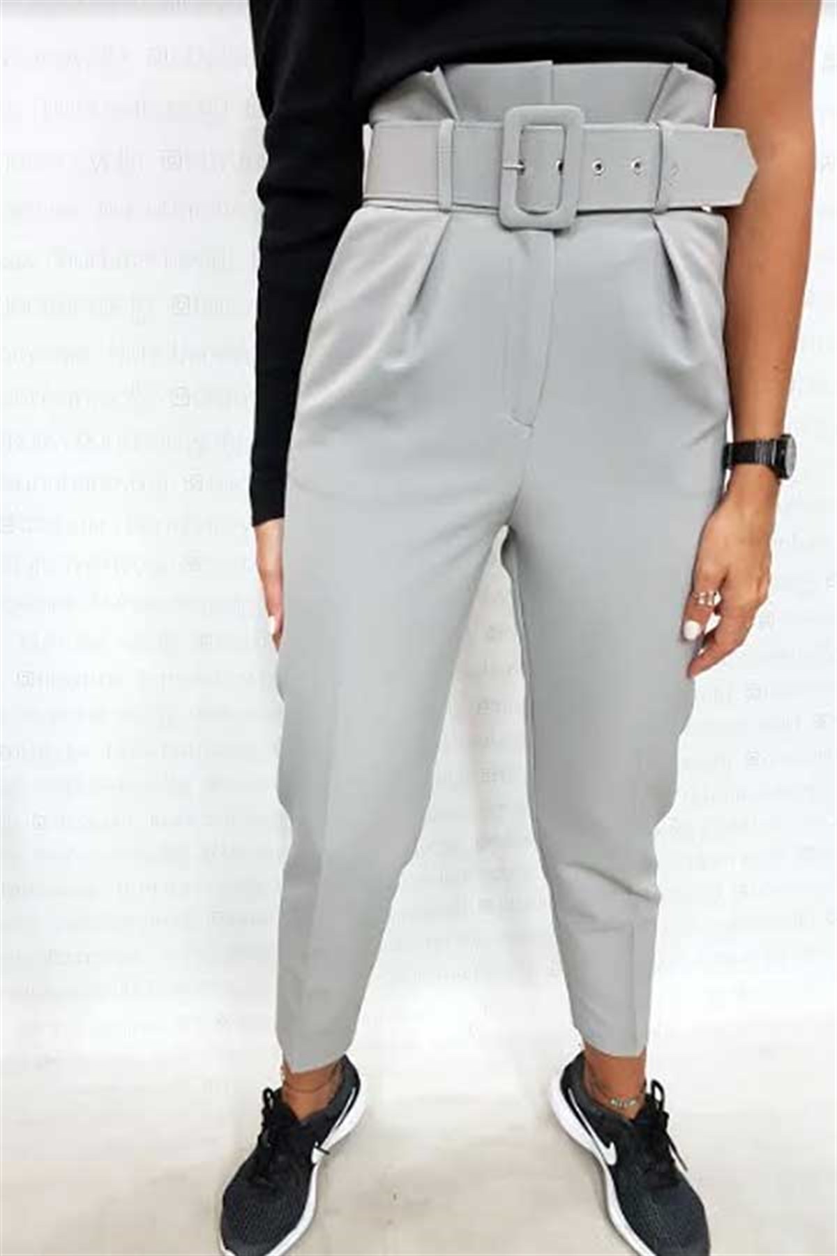 Kemerli Yüksek Bel Havuç Pantalon