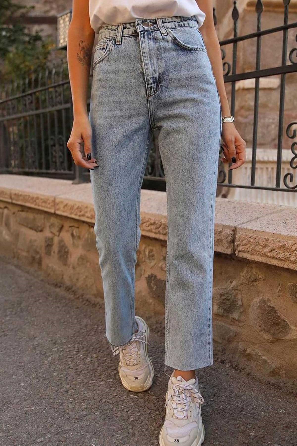 Kesik Flare Paçalı Jean