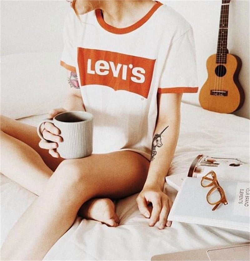 Kırmızı Biyeli Logolu Tshirt
