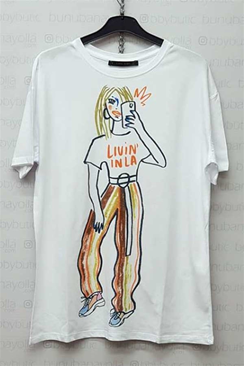 Kız Figürlü Selfie Tshirt