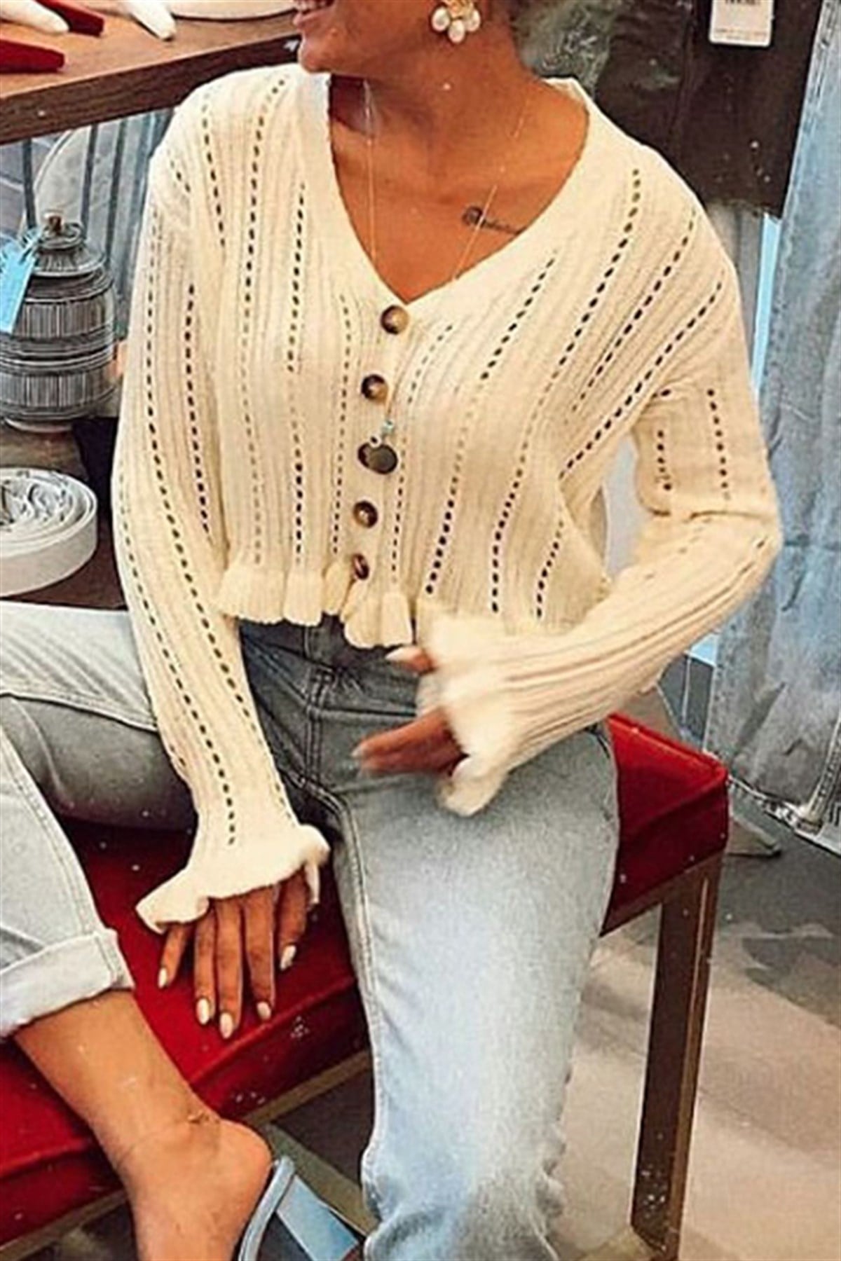 Kolu Eteği Firfirlı Kısa Hırka