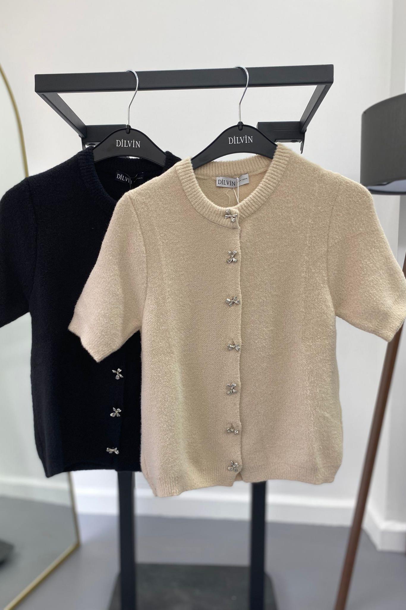 Kurdela Düğmeli Bej Yumoş HırkaHIRKA