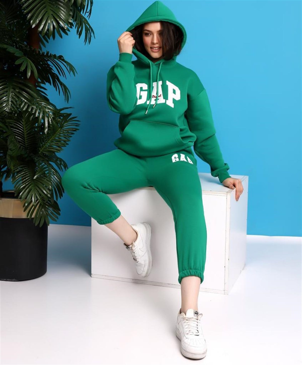 Logolu Kapüşonlu Yeşil Eşofman TakımTAKIMLAR