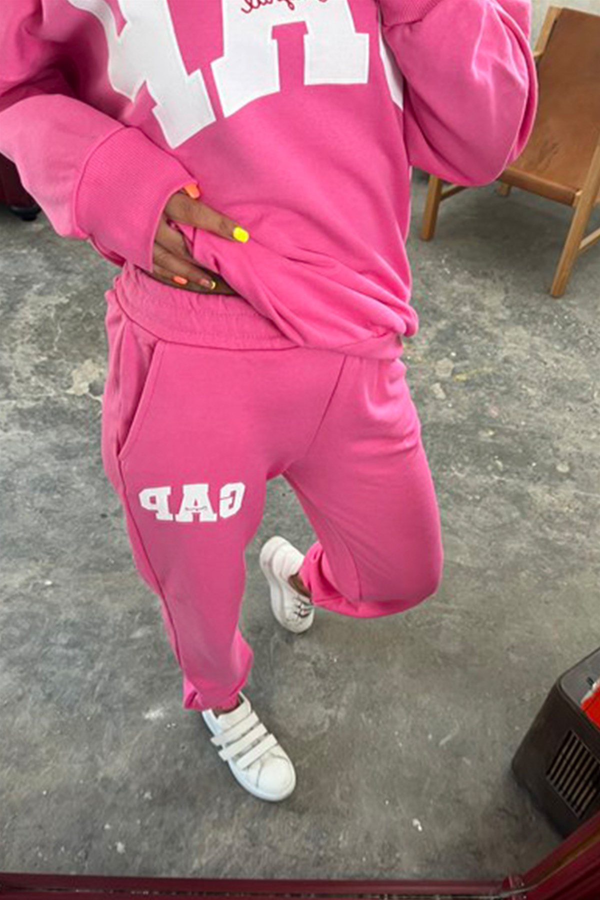 Logolu Pembe TakımTAKIMLAR