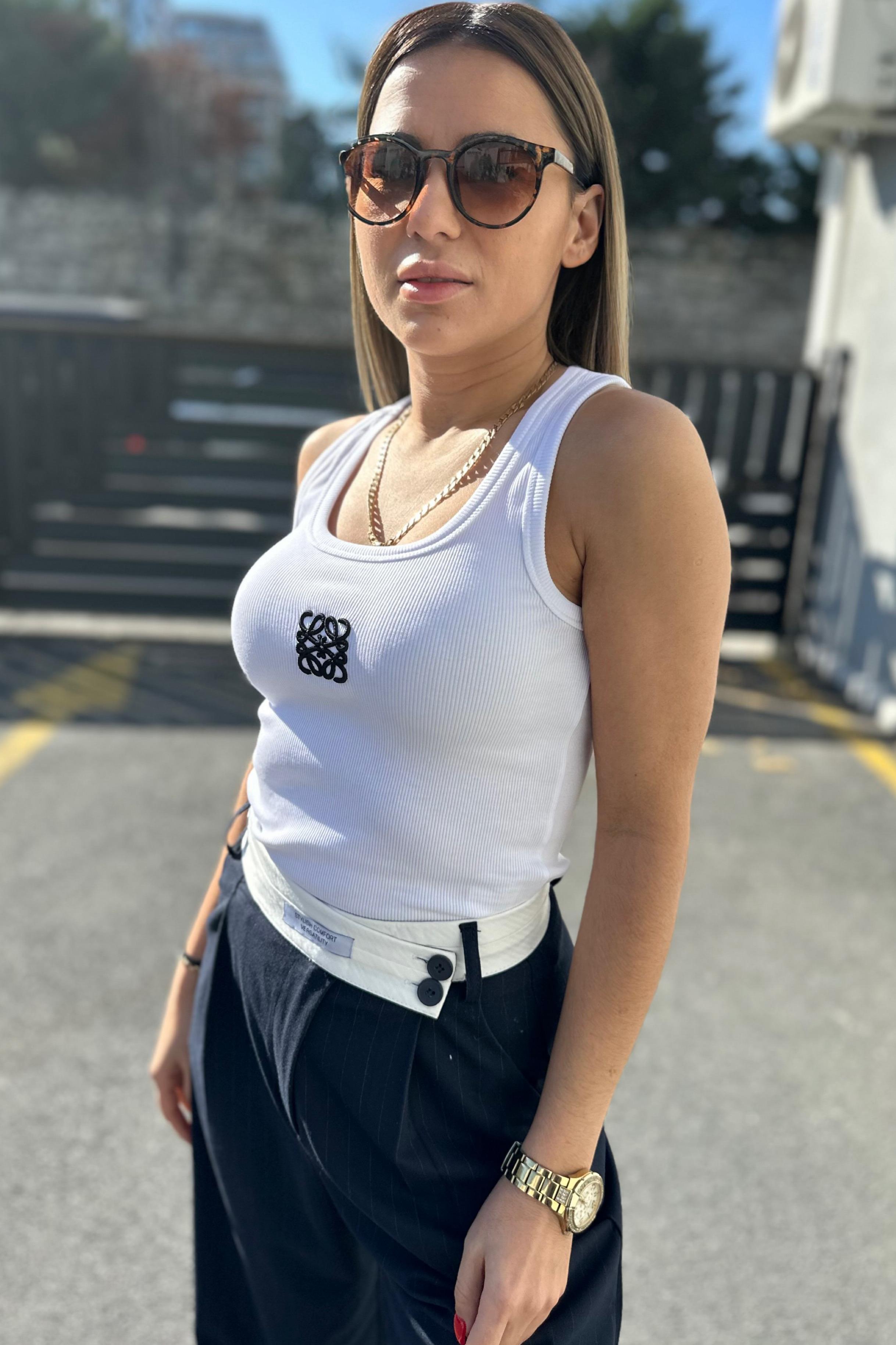 Love Kare Nakışlı Beyaz AtletYENİ GELENLER