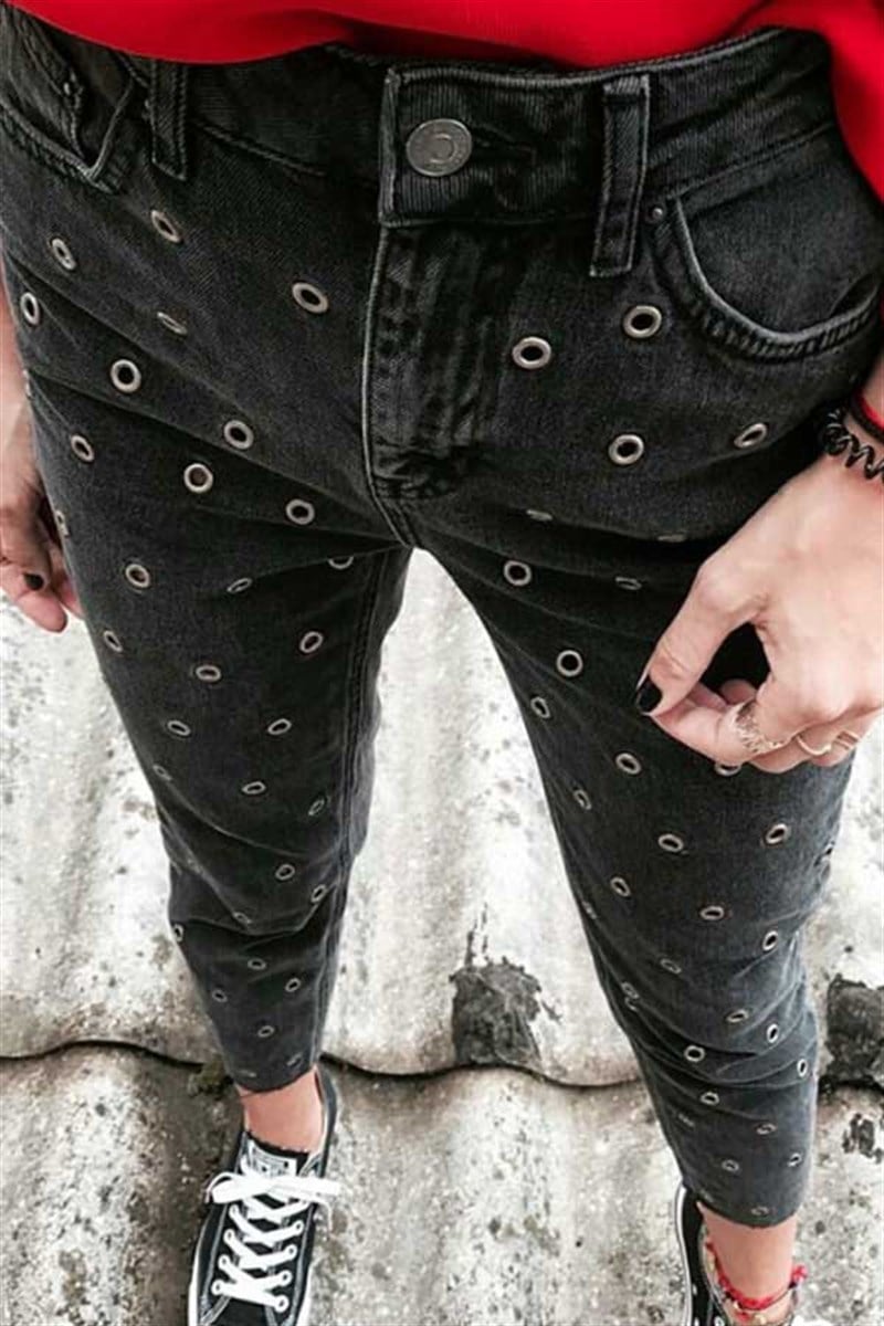 Metal Detaylı Mom Jean
