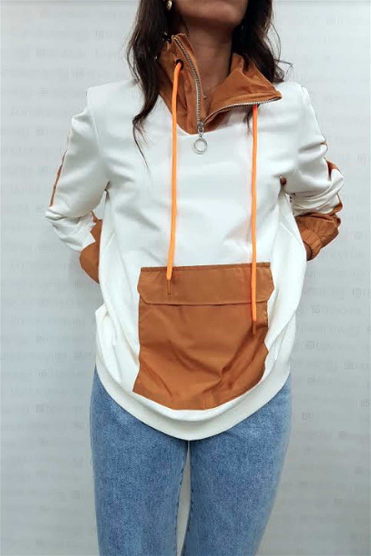 Neon İpli Taba Beyaz Sweatshirt