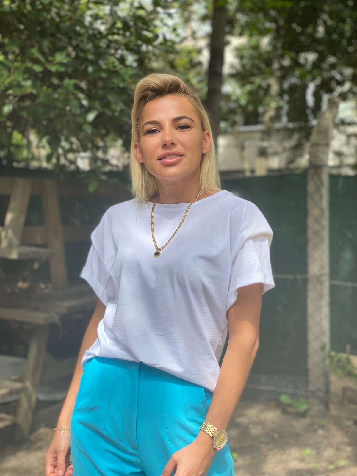 Omuzları Vatkalı Kısa Kollu Basic TshirtTSHİRT