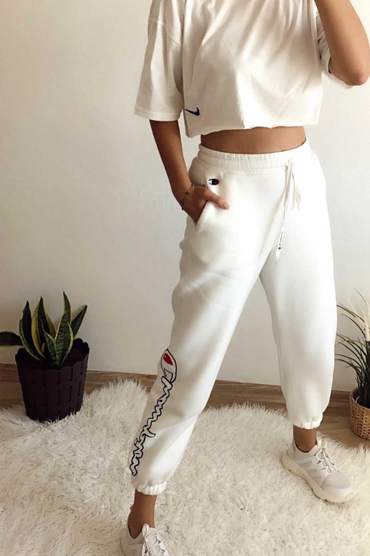 Paçası Logolu Eşofman Altı