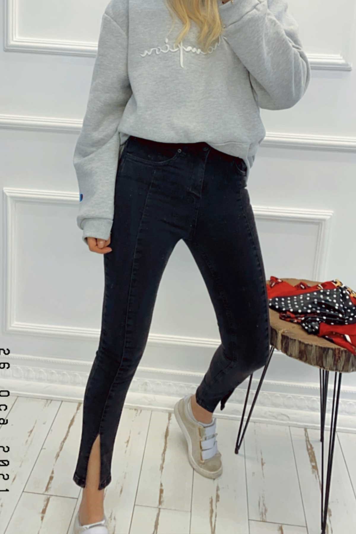 Paçası Yırtmaç Detay Siyah Skinny Jean
