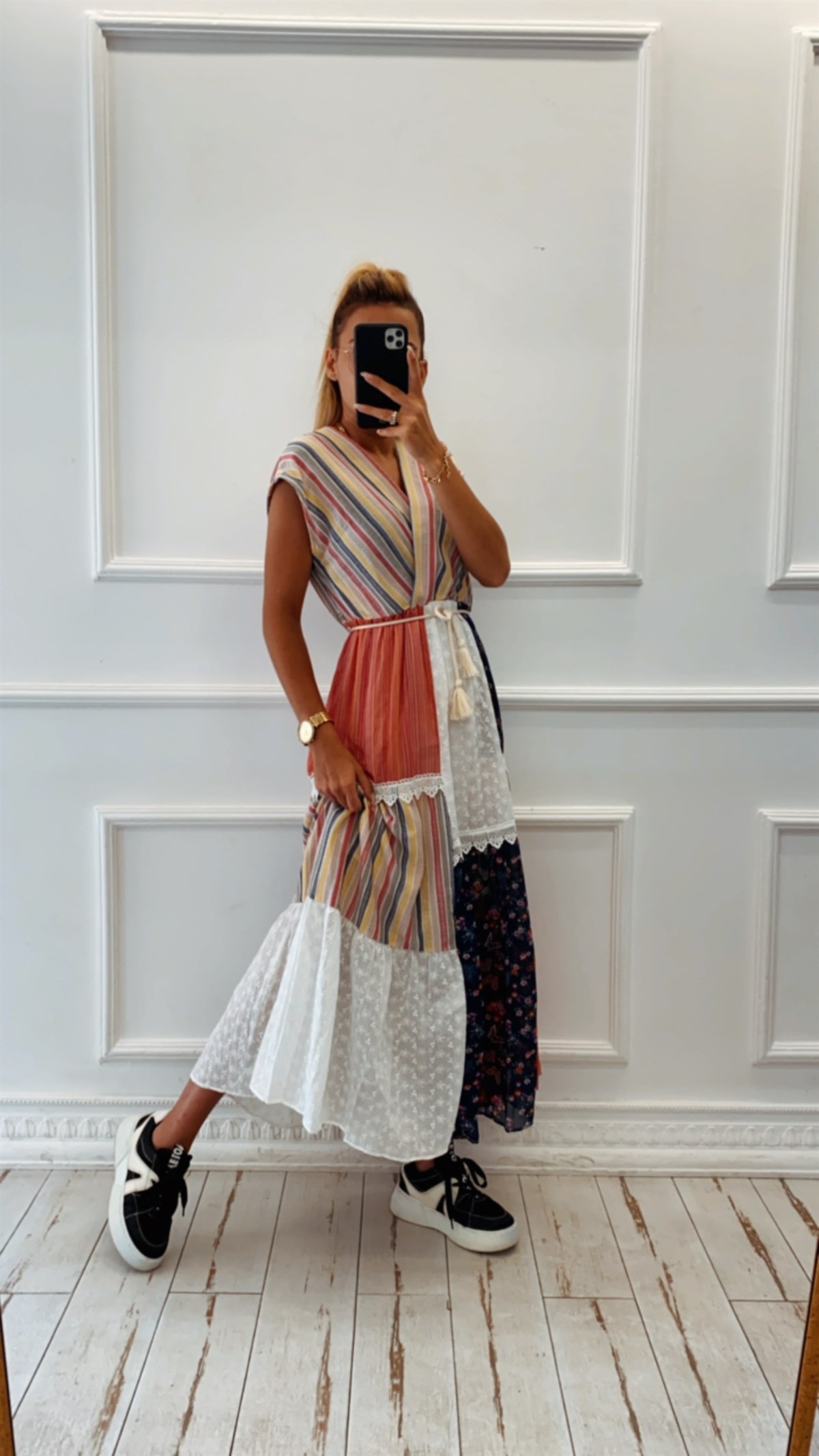 Parça Kumaş Güpür Şeritli Elbise