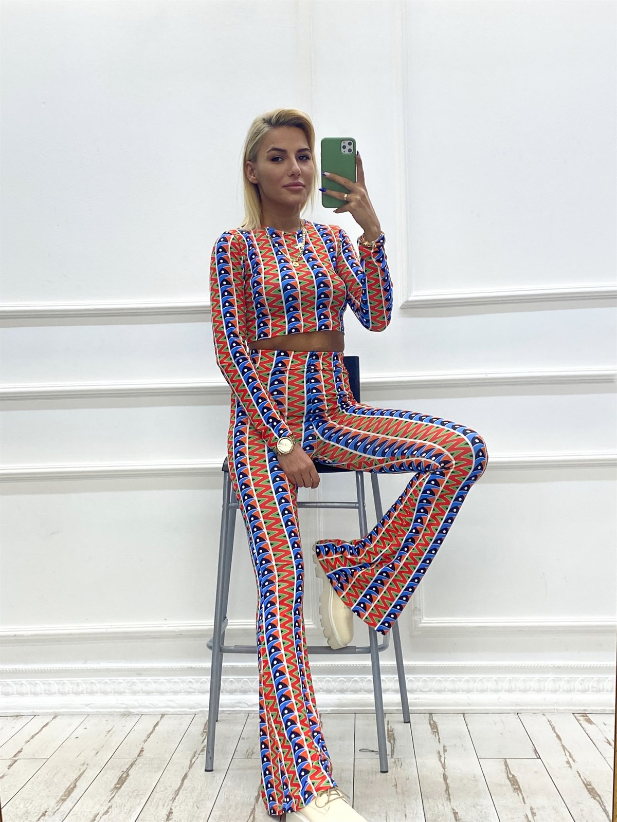 Pastel Renk Desenli Crop Tayt TakımTAKIMLAR