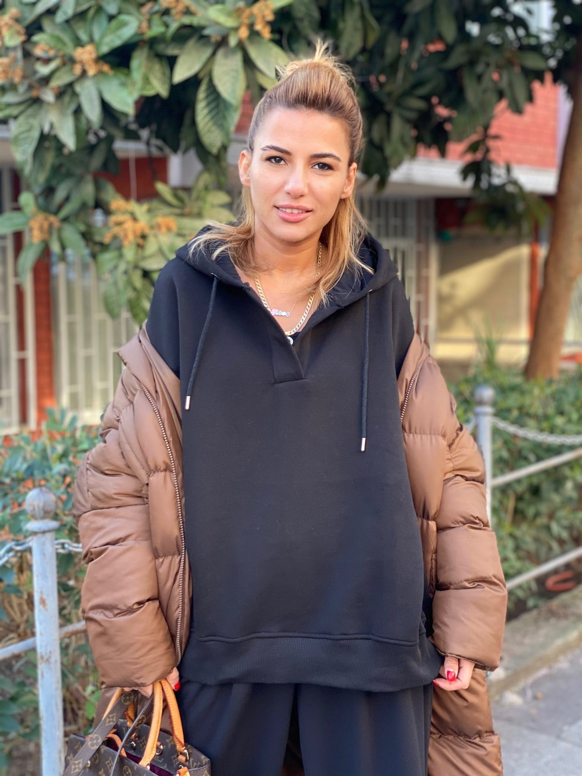 Pat Detaylı Kapüşonlu SweatshirtSWEATSHİRT