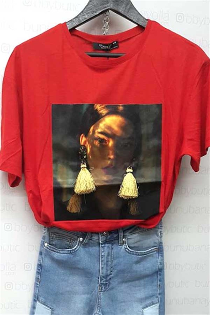 Püskül Küpeli Kız Tshirt