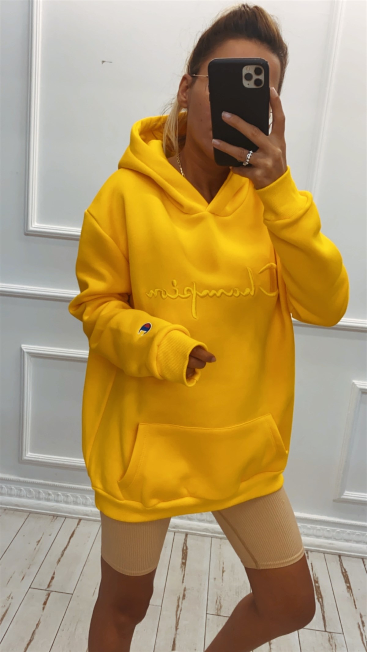 Sarı Logolu Kapüşonlu Sweat