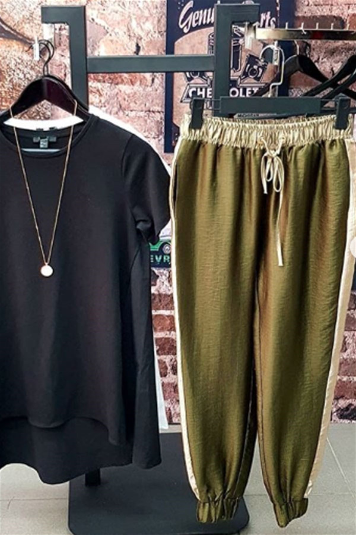 Şeritli Yeşil Saten Jogger Eşofman Altı
