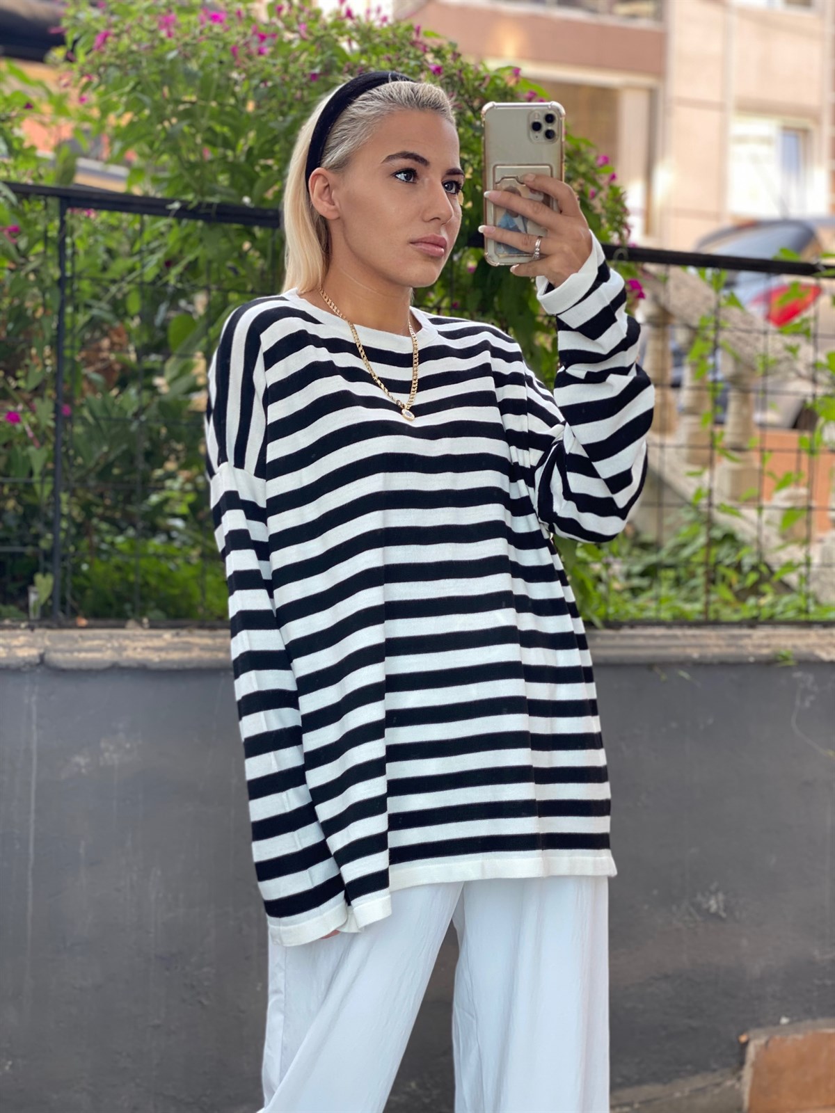 Siyah Beyaz Çizgili Salaş TrikoKAZAK