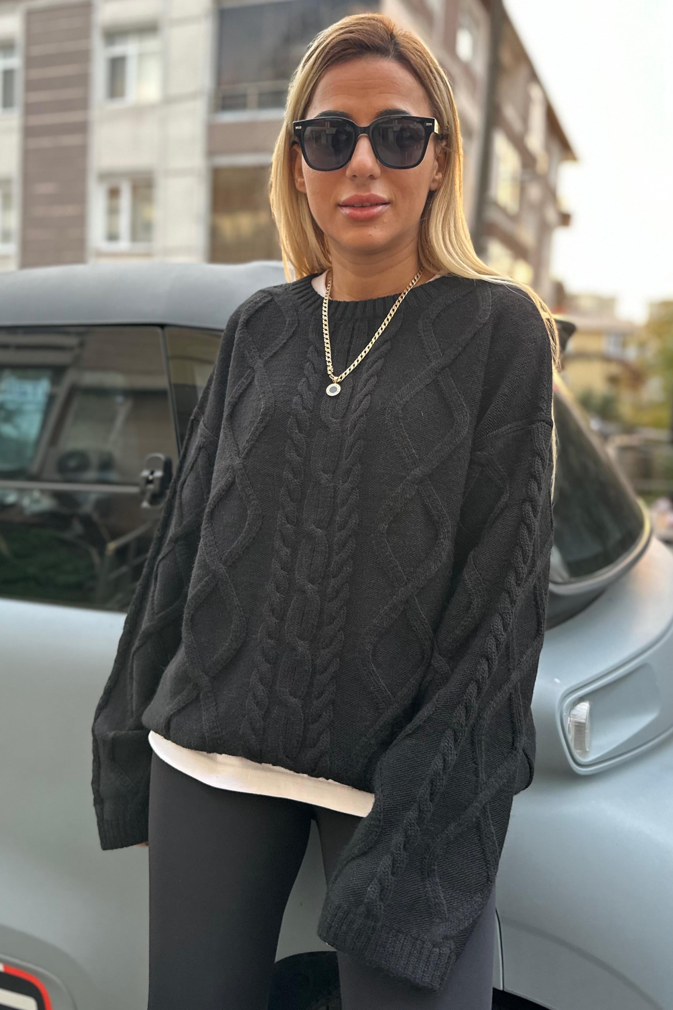 Siyah Saç Örgü KazakKAZAK