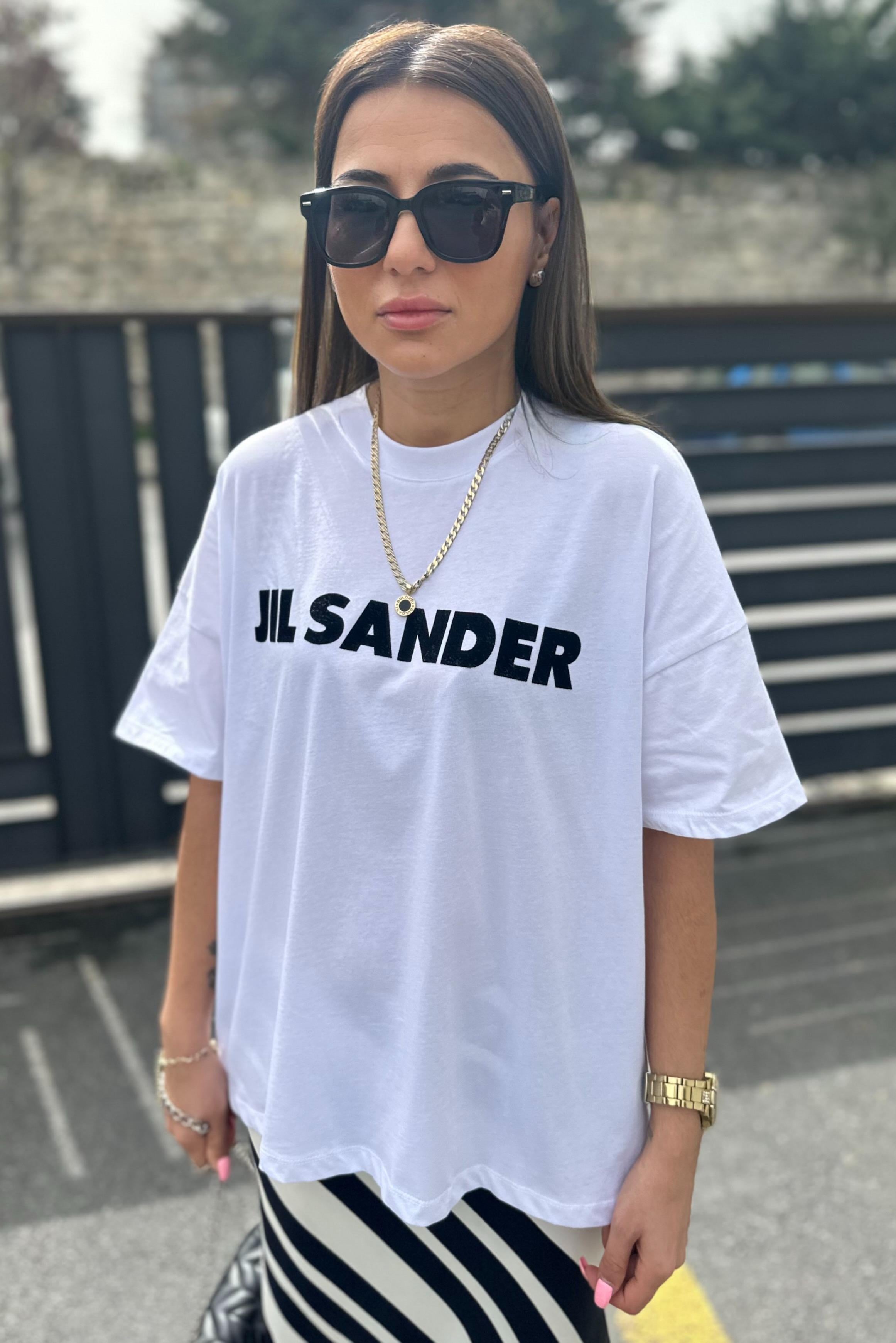 Siyah Yazılı Beyaz Jıl TshirtTSHİRT