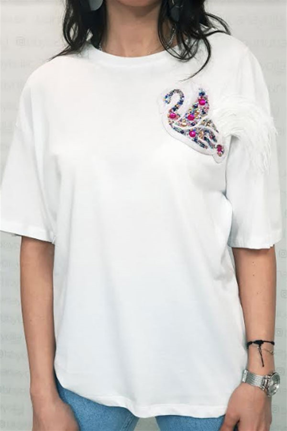 Tüylü Taşlı Nakışlı Kuş Tshirt